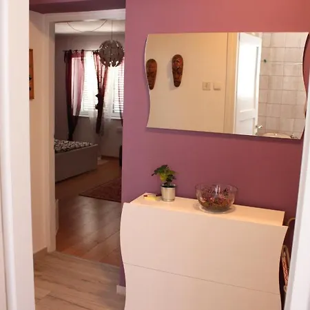 Dharma Apartment *