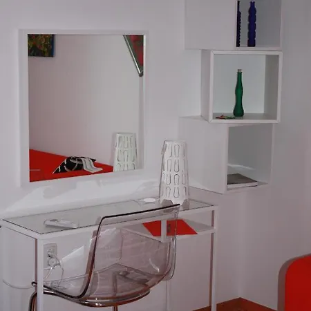 Dharma Apartment *